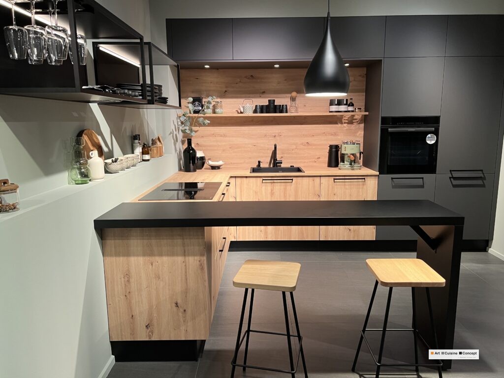 Cuisine bois avec table bar 5952 Hacker - 2023/2024